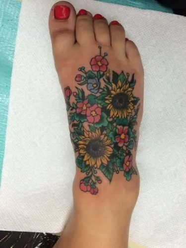 29 Striking Foot Tattoo Ideas for Women