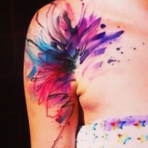 23 Fashionable Shoulder Tattoo Ideas for Women