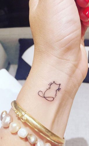 17 Cat Tattoo Ideas for the Wrist