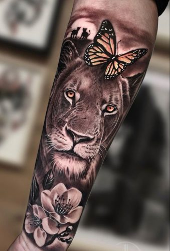 Leg Lion Tattoo: 22 Dynamic Designs for a Daring Look