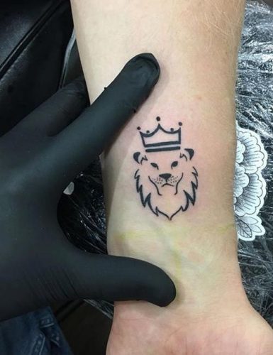 27 Easy Lion Tattoo Ideas: Simple yet Meaningful Designs