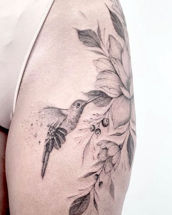 19 Hip and Thigh Tattoo Ideas for Women: Unleashing Your Artistic ...