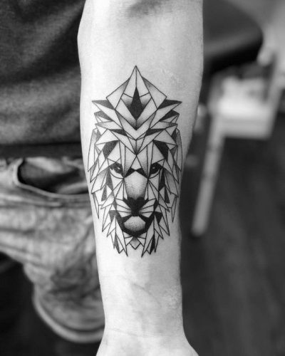 27 Geometric Lion Tattoo: Striking Designs with Angular Elements
