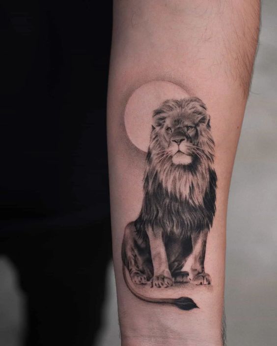 27-minimalist-lion-tattoo-subtle-elegance-and-symbolism-welcome-to