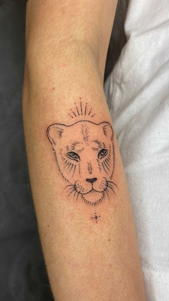 Keep it Simple: 27 Elegant Lion Tattoo Designs - Welcome to Fashion ...