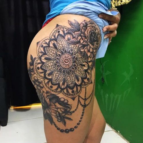 19 Hip and Thigh Tattoo Ideas for Women