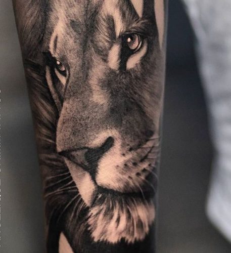 Realistic Lion Tattoo: 24 Lifelike and Breathtaking Designs