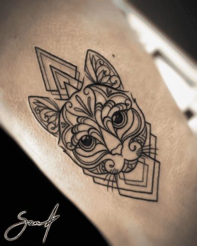 17 Geometric Cat Tattoo Ideas