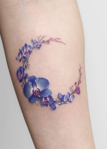 20 Moon Flower Tattoo Ideas: Graceful and Mystical Floral Designs