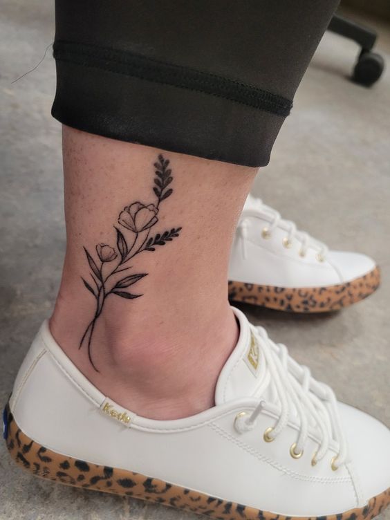 18 Unique Flower Ankle Tattoo Ideas: Stunning Designs for Nature Lovers ...