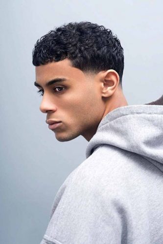 Explore 2025&#8217;s Top 17 Short Hairstyles for Men: From Sleek Fades to Curly Trends
