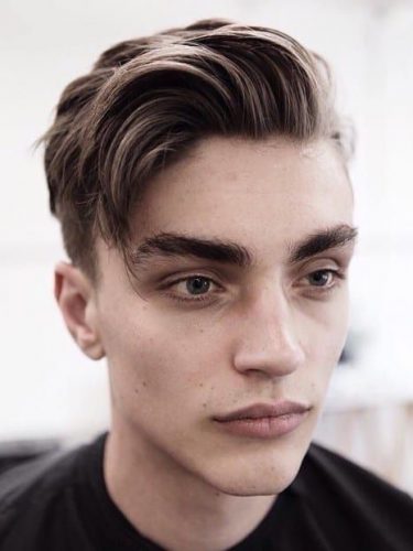 Explore 2025&#8217;s Top 17 Short Hairstyles for Men: From Sleek Fades to Curly Trends