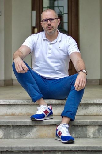 2025 Ultimate Guide: 17 Trendsetting Men&#8217;s Sneakers and Chinos Combos for Effortless Style