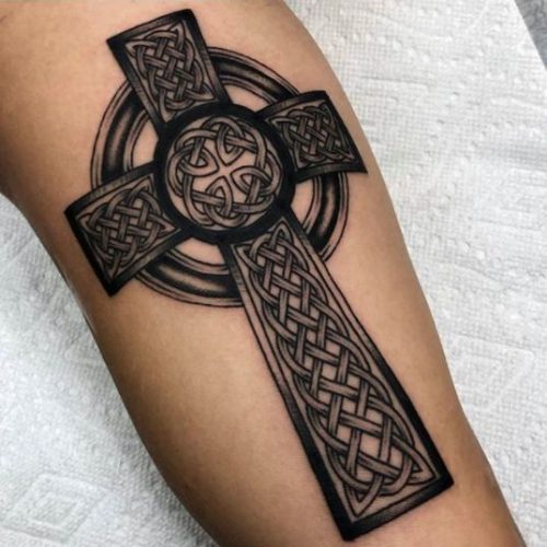 Explore 15 Striking Celtic Cross Tattoo Designs for Men &#038; Women in 2025 &#8211; Intricate Art &#038; Symbols