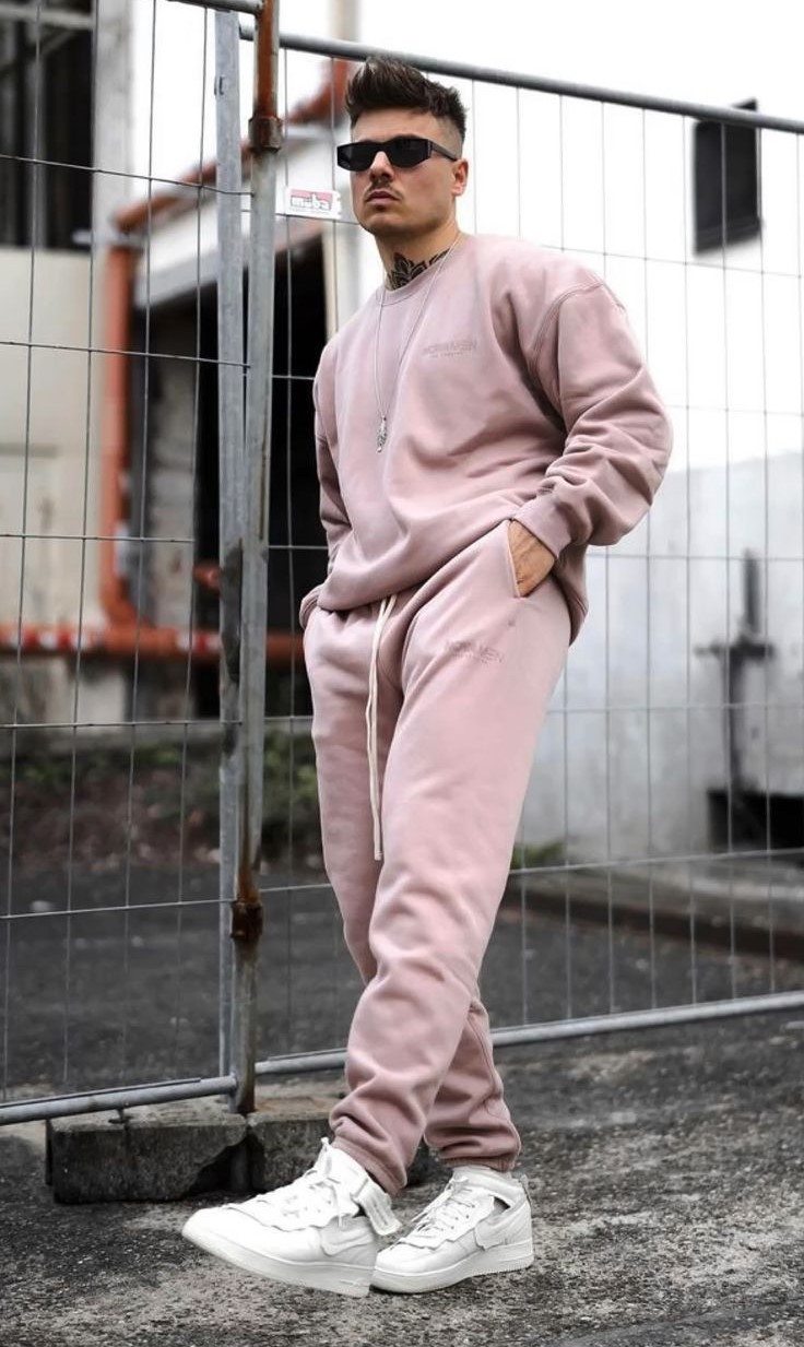 Discover 2025&#8217;s Top 19 Men&#8217;s Sweatsuits: From Bold Graphics to Minimalist Styles &#8211; Your Ultimate Guide!