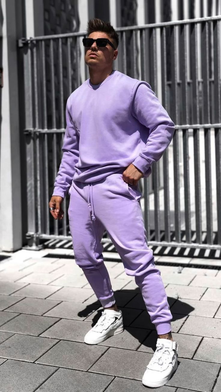 Discover 2025&#8217;s Top 19 Men&#8217;s Sweatsuits: From Bold Graphics to Minimalist Styles &#8211; Your Ultimate Guide!