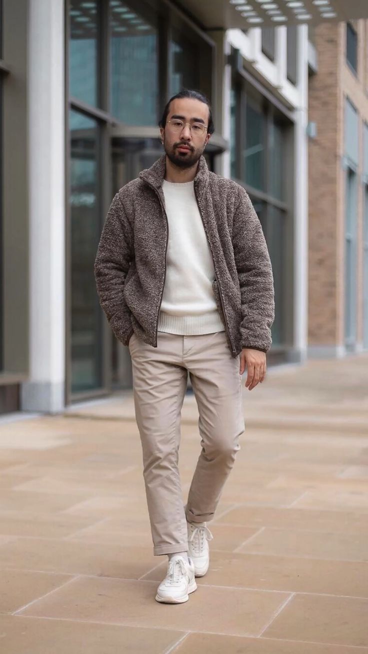 Explore 2025&#8217;s Top Men&#8217;s Fall Street Outfits: From Classic Elegance to Urban Streetwear Trends