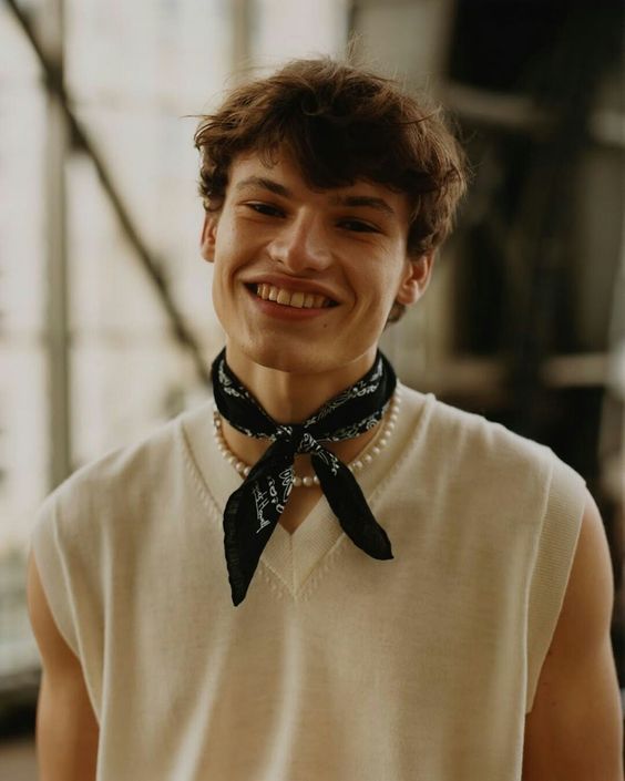 Elevate Your Style: Discover 20 Chic Men&#8217;s Outfits with Scarves for 2025 &#8211; Trendy and Timeless Looks