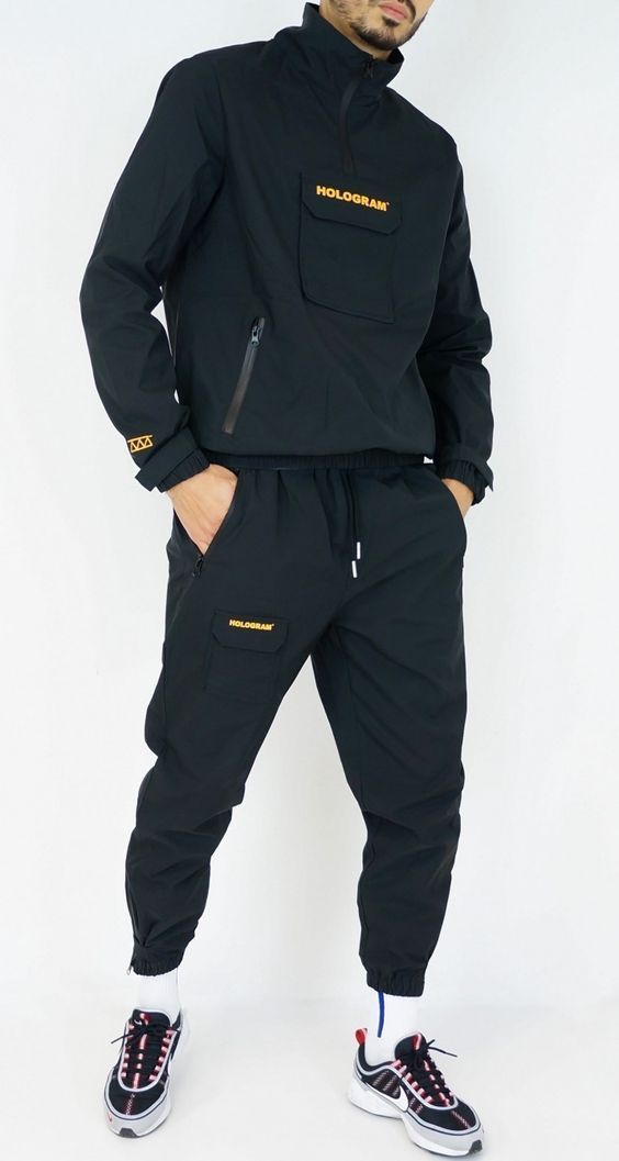 Discover 2025&#8217;s Top 19 Men&#8217;s Sweatsuits: From Bold Graphics to Minimalist Styles &#8211; Your Ultimate Guide!
