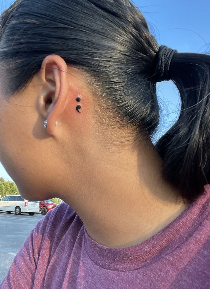 24 Ideas for Behind-the-Ear Tattoos: Creative and Inspiring Designs for Every Style