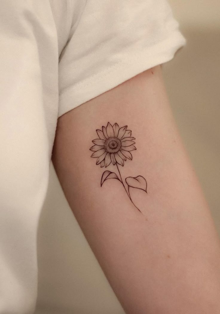 24 Ideas for Sunflower Tattoos in 2025: Unique and Stunning Designs for Every Style