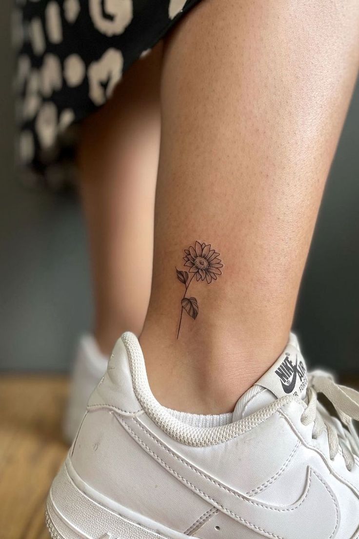24 Ideas for Sunflower Tattoos in 2025: Unique and Stunning Designs for Every Style