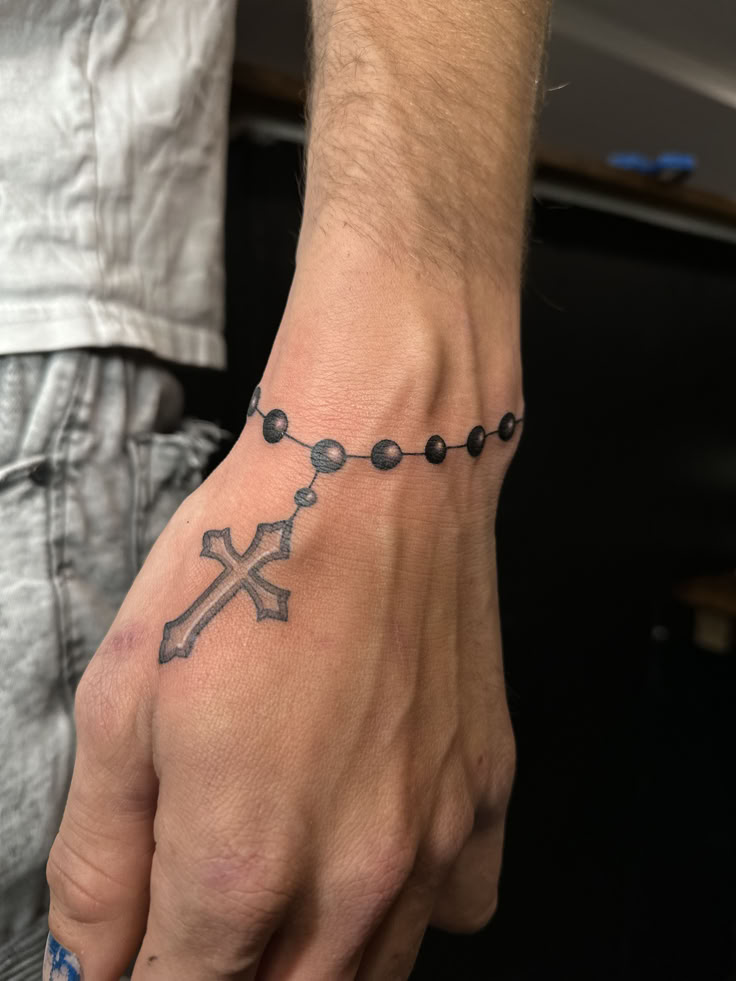 26 Unique Cross Tattoo Designs for 2025: Ideas for Men &#038; Women