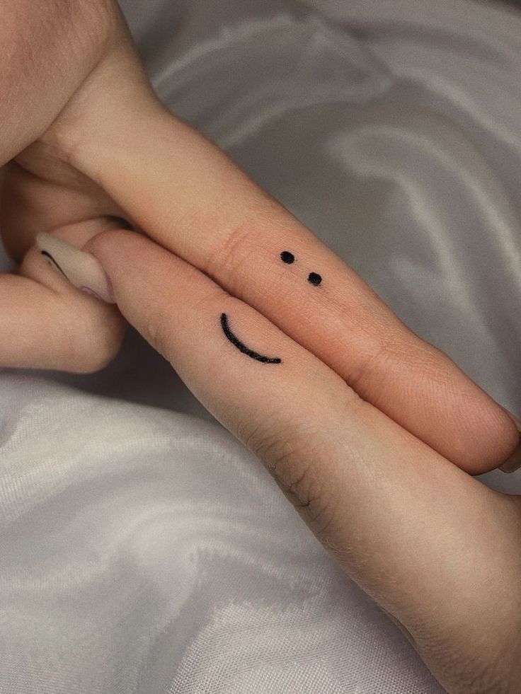 28 Stick and Poke Tattoo Ideas for 2025: Small, Easy, Aesthetic &#038; Meaningful Designs