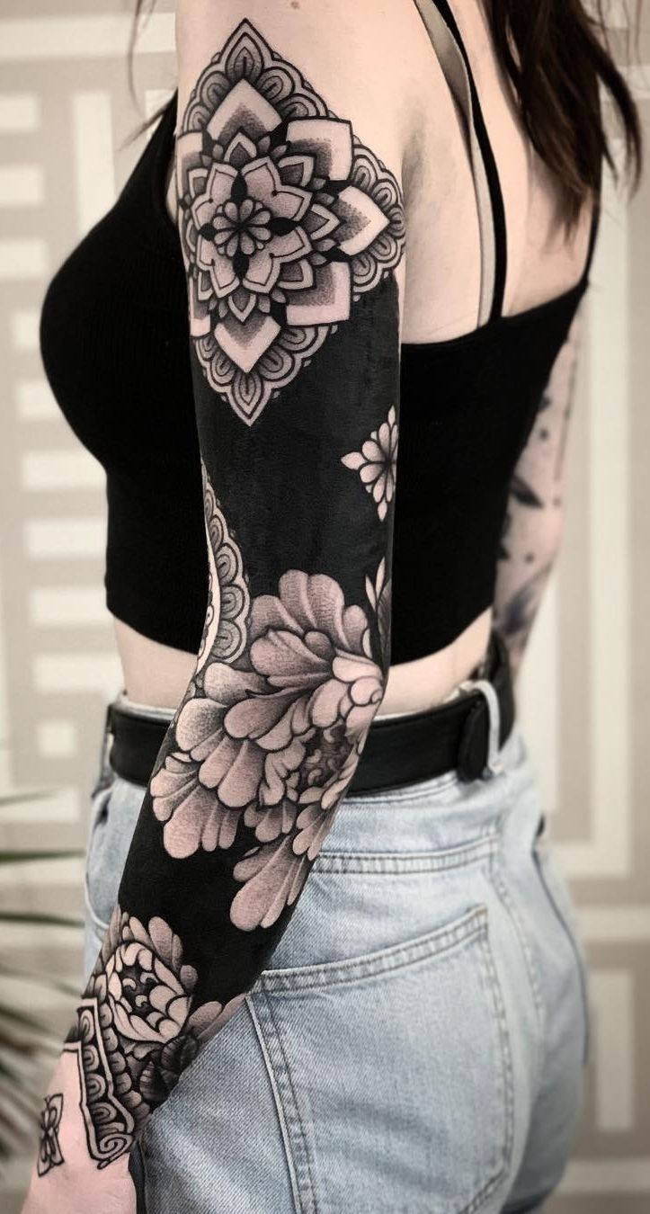 Discover Bold Blackout Tattoo Ideas 2025: Full Sleeve, Geometric, Abstract, with White Ink