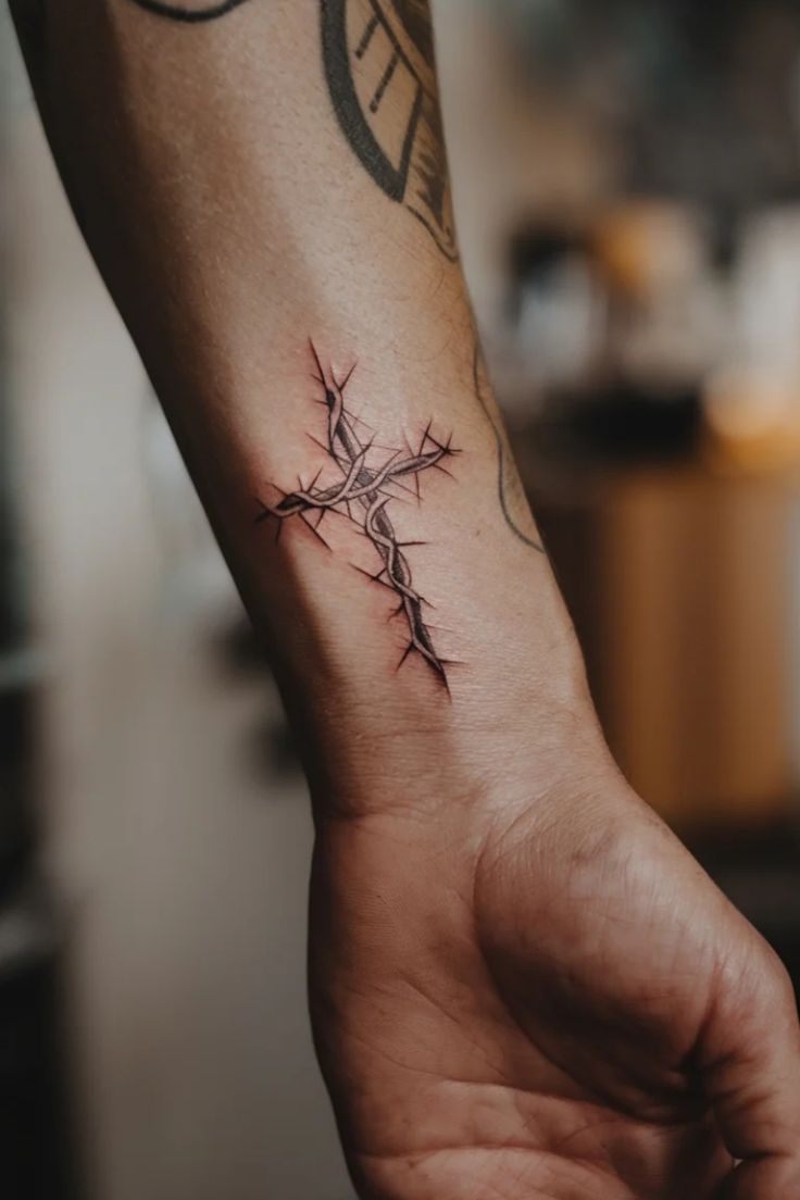 26 Unique Cross Tattoo Designs for 2025: Ideas for Men &#038; Women