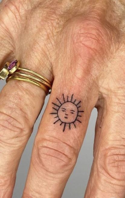 28 Stick and Poke Tattoo Ideas for 2025: Small, Easy, Aesthetic &#038; Meaningful Designs