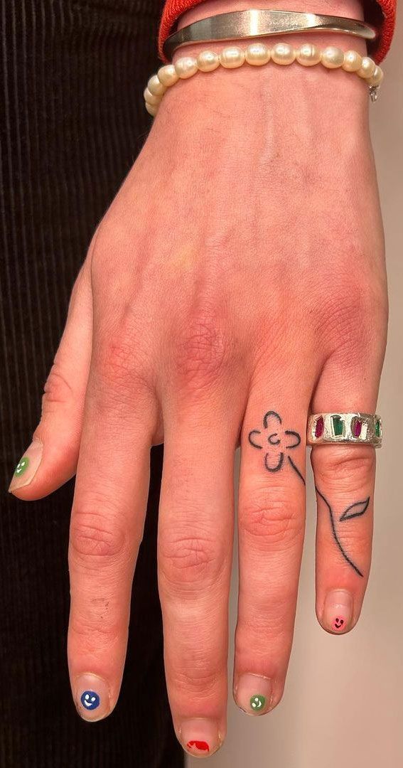 28 Stick and Poke Tattoo Ideas for 2025: Small, Easy, Aesthetic &#038; Meaningful Designs