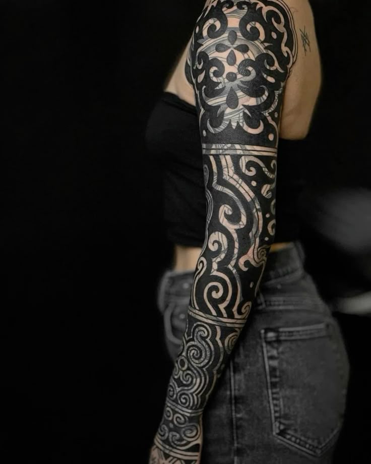 Discover Bold Blackout Tattoo Ideas 2025: Full Sleeve, Geometric, Abstract, with White Ink
