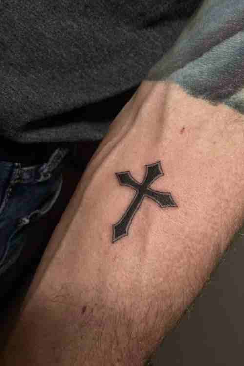 26 Unique Cross Tattoo Designs for 2025: Ideas for Men &#038; Women