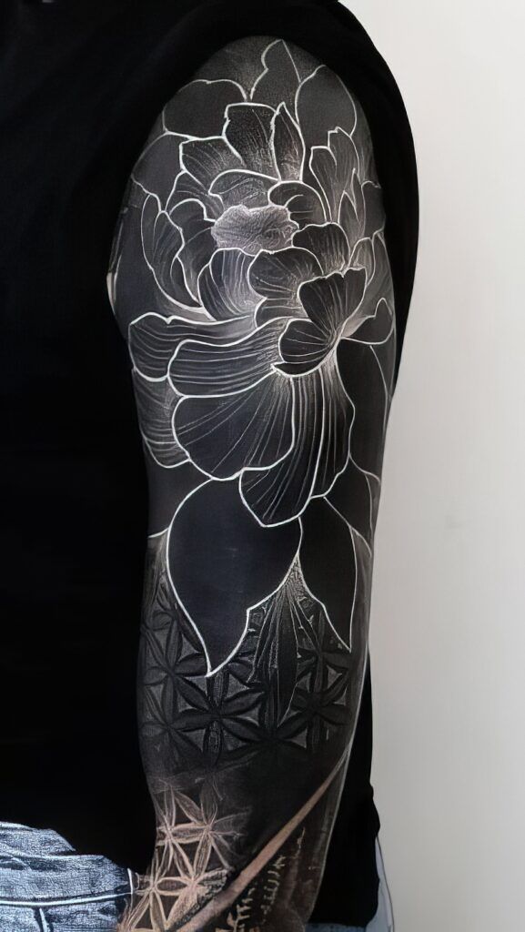 Discover Bold Blackout Tattoo Ideas 2025: Full Sleeve, Geometric, Abstract, with White Ink