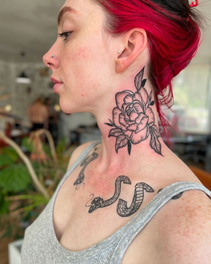 27 Ideas Neck Tattoo 2025: Unique Designs for Men and Women – Side, Front, and Nape of Neck Tattoo