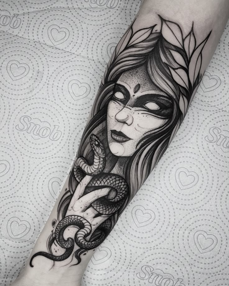 30 Blackwork Tattoo Ideas 2025 for Men &#038; Women – Bold Sleeve, Flash, Coverup &#038; Arm Design