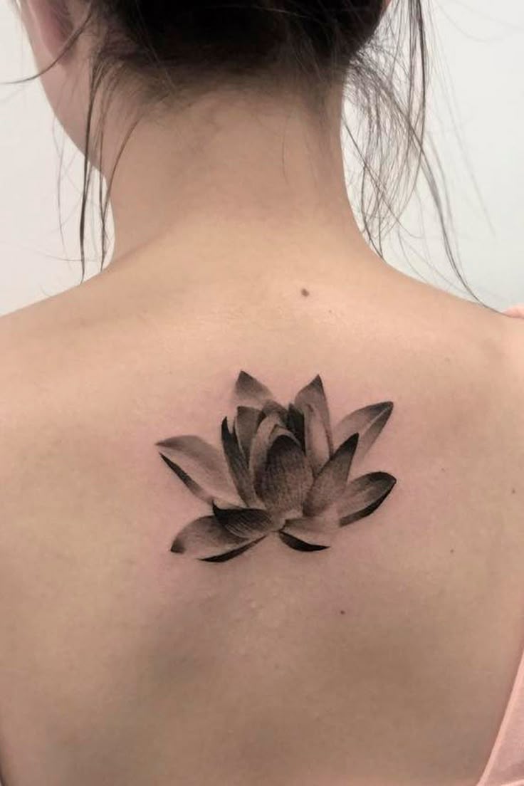 29 July Birth Flower Tattoo Ideas 2025 – Fine Line, Spine, Arm, Shoulder &#038; Sleeve Designs