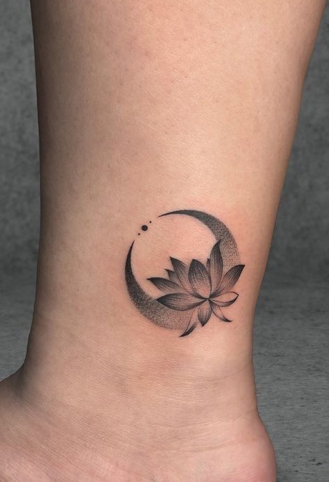 29 July Birth Flower Tattoo Ideas 2025 – Fine Line, Spine, Arm, Shoulder &#038; Sleeve Designs