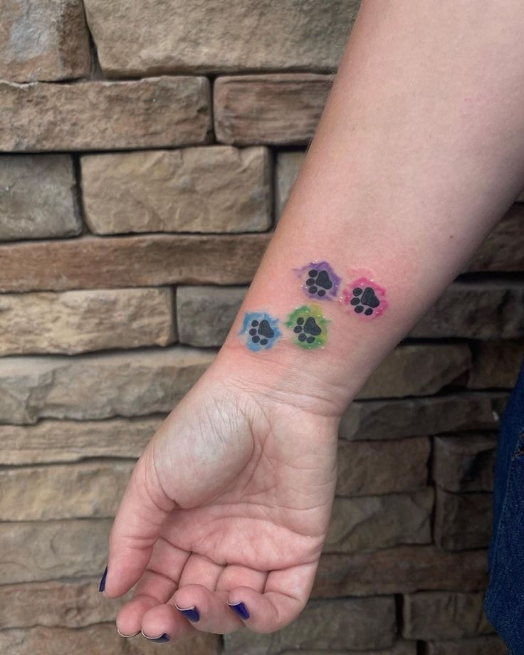 28 Paw Print Tattoo Ideas 2025 for Dog &#038; Cat Lovers – Memorial, Floral, Watercolor, Fine Line