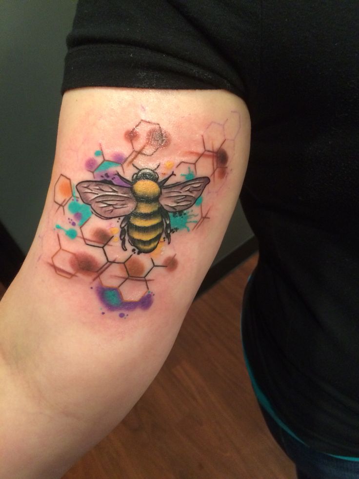 30 Honeycomb Tattoo Ideas 2025 with Bees, Flowers, and Geometric Patterns for Men and Women