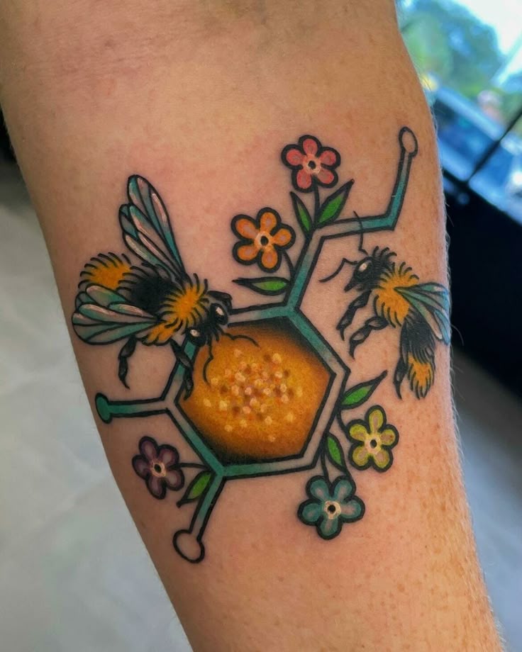 30 Honeycomb Tattoo Ideas 2025 with Bees, Flowers, and Geometric Patterns for Men and Women