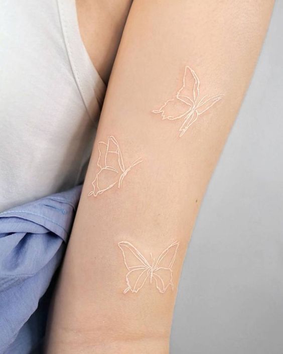 27 White Tattoo Ideas 2025 for Women and Men – Aesthetic Designs on Dark Skin and More