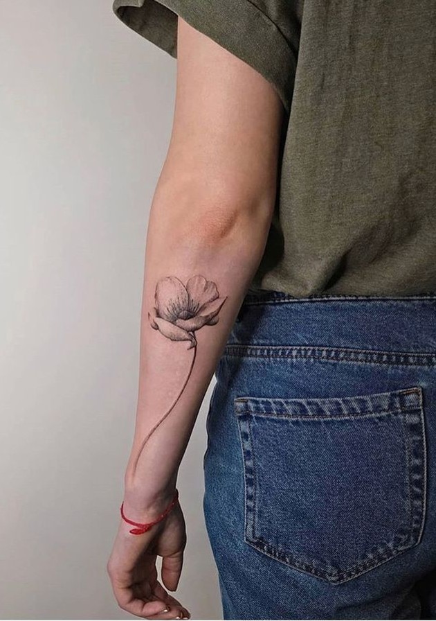 28 Poppy Tattoo Ideas 2025 for Women &#038; Men – Fine Line, Traditional, Minimalist &#038; Bold Red Floral Designs