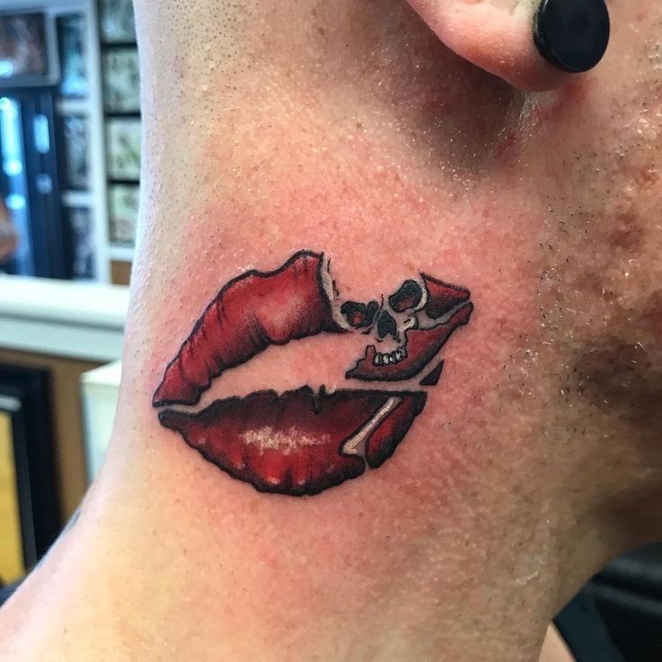 29 Lip Tattoo Ideas 2025 With Kiss Prints, Vampire Designs, Color Ideas, Shading, Placement Tips