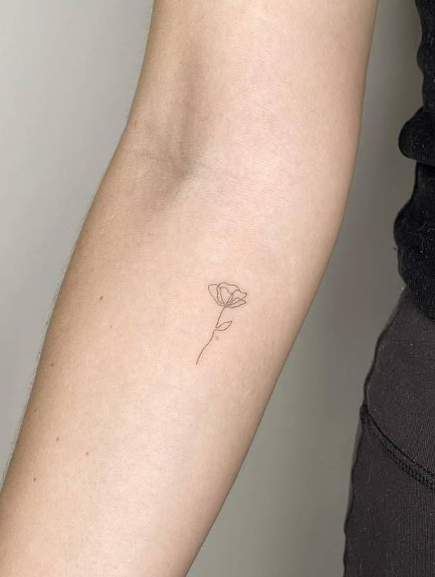 28 Poppy Tattoo Ideas 2025 for Women &#038; Men – Fine Line, Traditional, Minimalist &#038; Bold Red Floral Designs