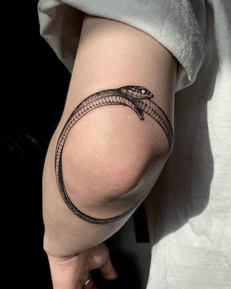25 Ouroboros Tattoo Ideas 2025: Minimalist, Dragon, FMAB &#038; Traditional Snake Designs