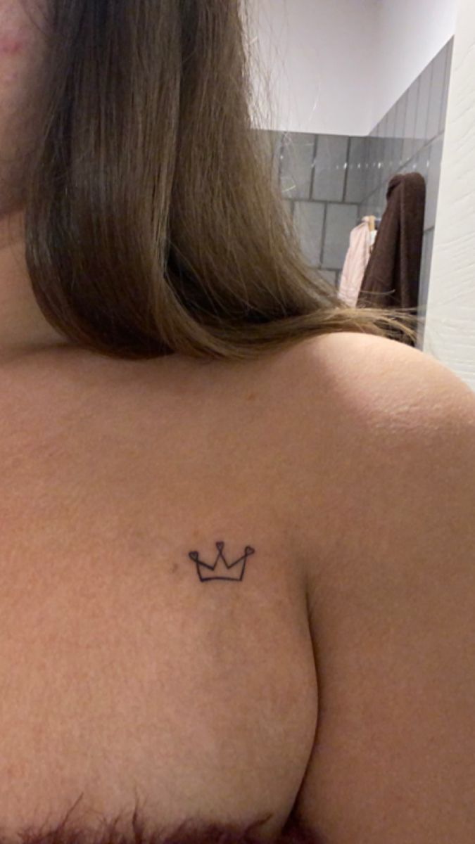 27 Crown Tattoo Ideas 2025: Minimalist, Feminine, and King-Inspired Designs for Men and Women