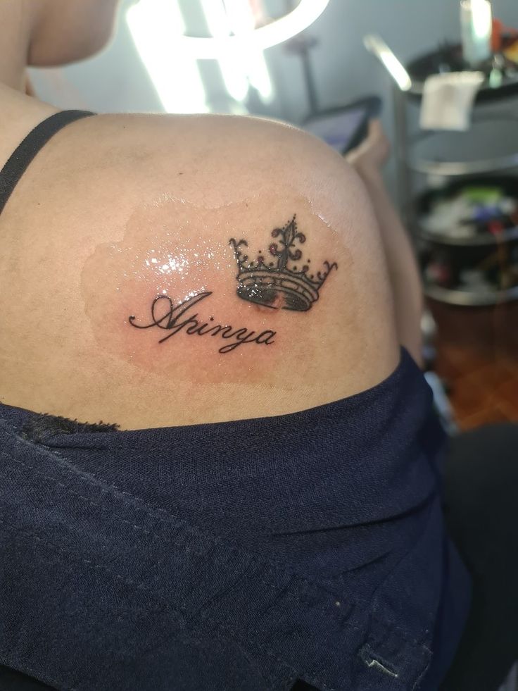 27 Crown Tattoo Ideas 2025: Minimalist, Feminine, and King-Inspired Designs for Men and Women
