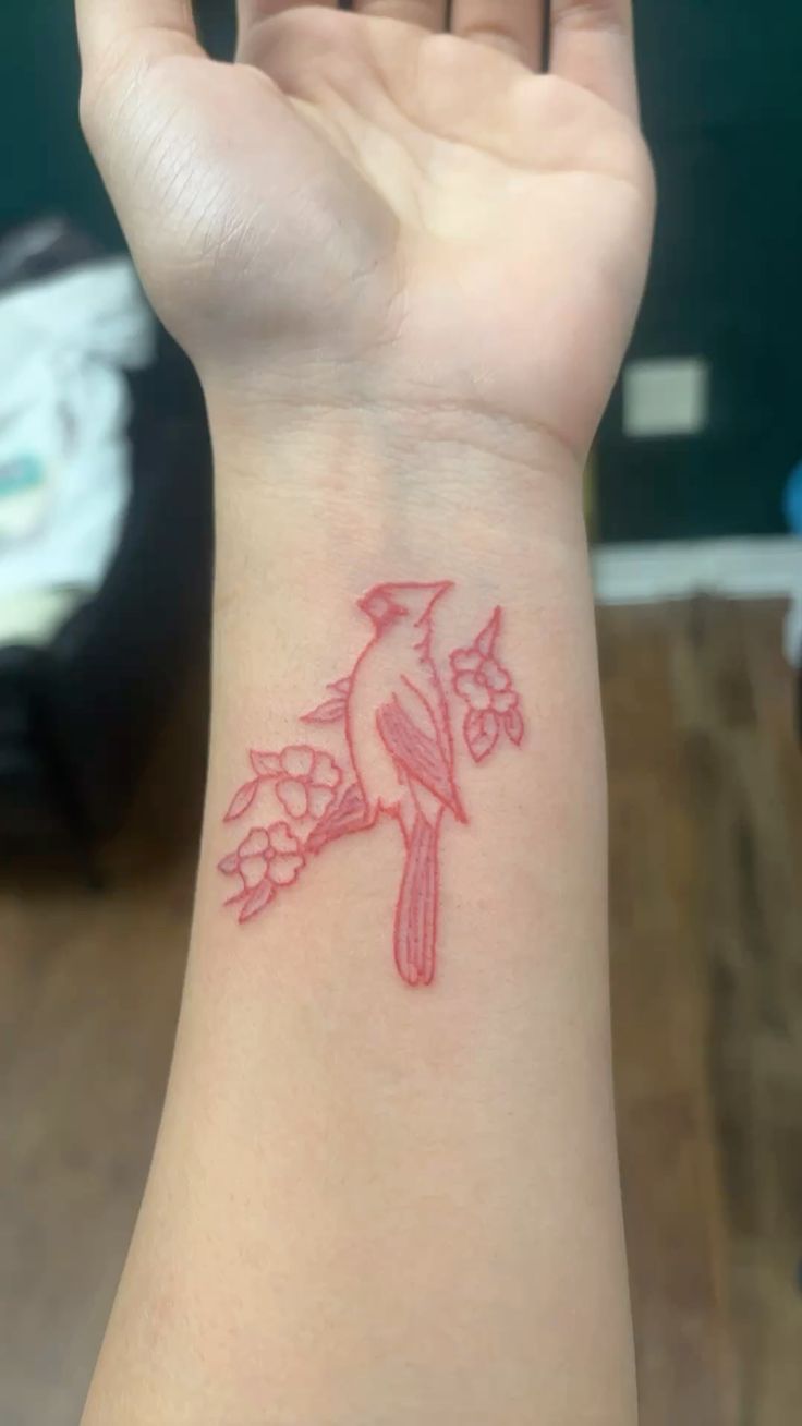 28 Cardinal Tattoo Ideas 2025 for Women and Men: Memorial, Fine Line, Stencil Outline, Small Flying